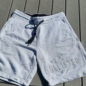 Hollister Men's Light Gray Athletic Shorts